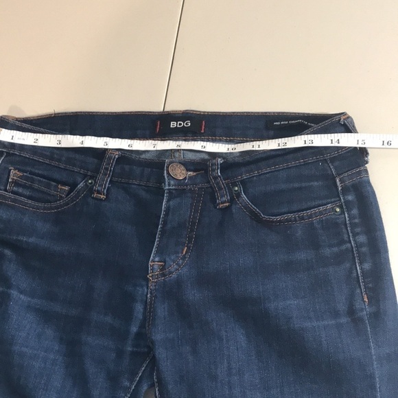 URBAN Outfitters BDG CIGARETTE MID-RISE JEANS size 26/30 - Picture 7 of 12